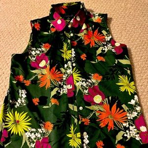 Women’s sleeveless floral blouse. Great condition.